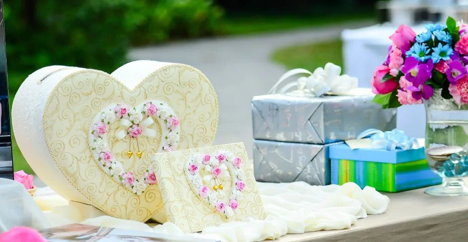 Sweet caixa de presente coração forma de mesa para casamento dia