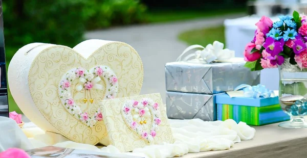 Sweet caixa de presente coração forma de mesa para casamento dia