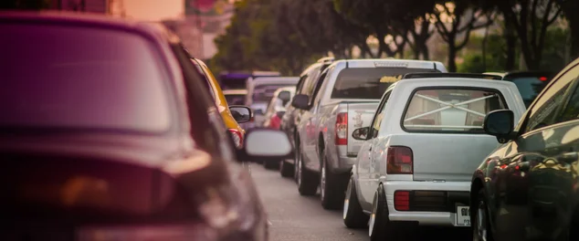 carros no transito