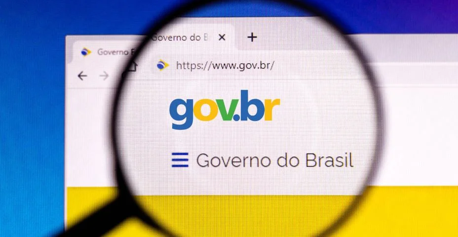 Nesta ilustração a página inicial do site gov.br é exibida na tela do computador.