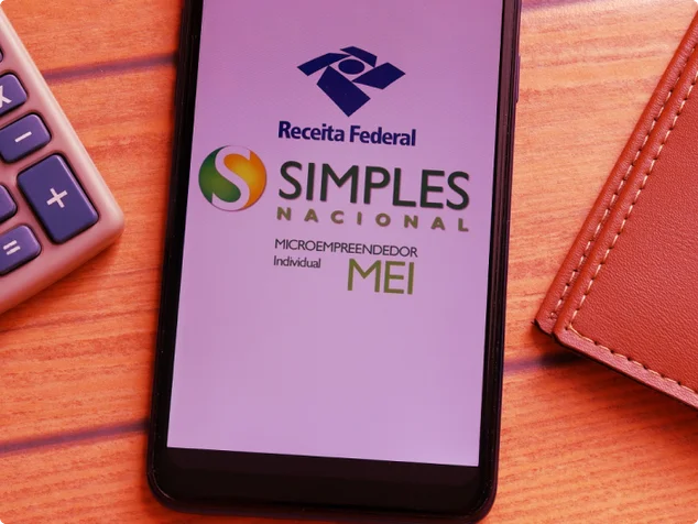 Celular logado na página do simples nacional (SIMEI)