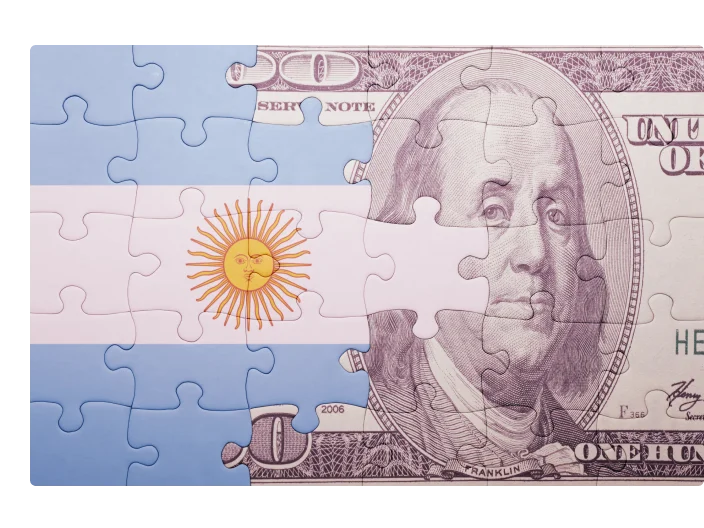 quebra-cabeça com a bandeira nacional da nota de dólar e argentina