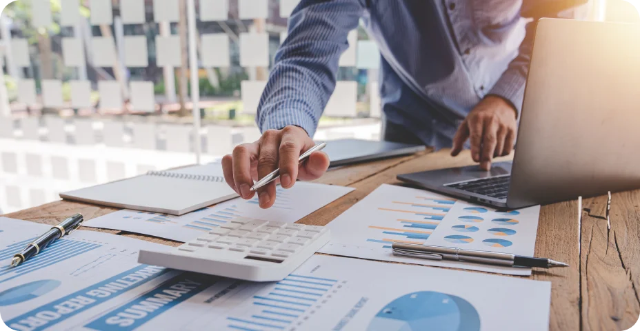 Os financiadores estão calculando impostos pessoais para seus clientes.