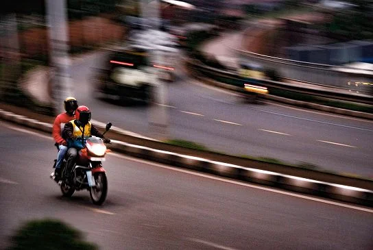 motocicleta em alta velocidade