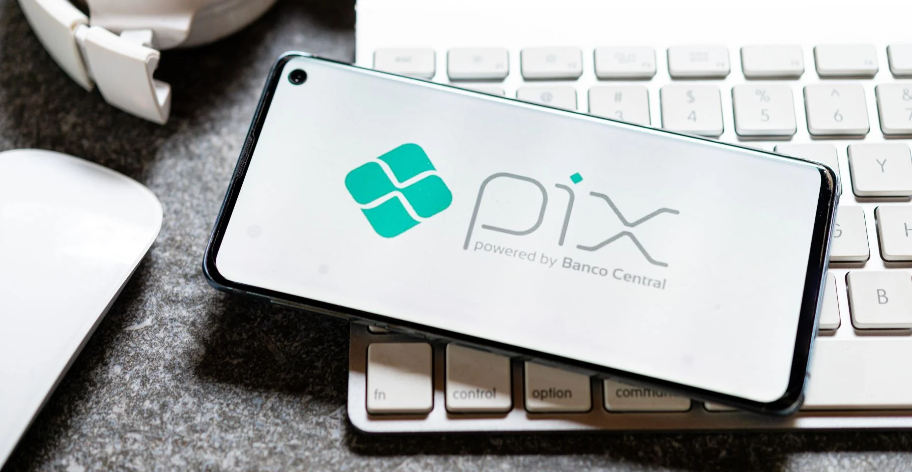 Pix é um meio de pagamento eletrônico no Brasil.
