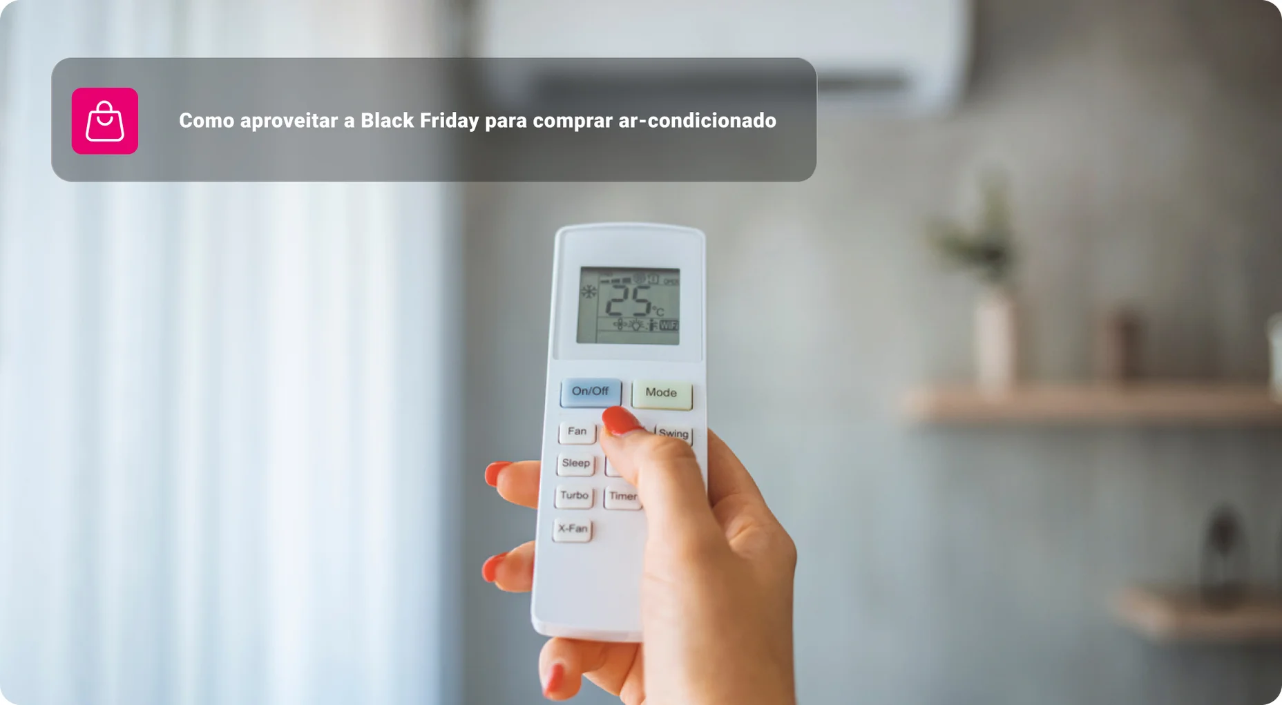 Mão de mulher usando controle remoto ar condicionado aberto 25 graus.