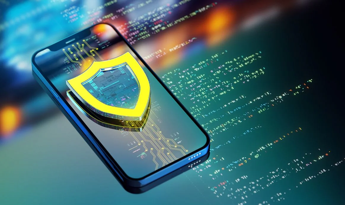 Celular com escudo defensor na tela. Simbolizando proteção de dados