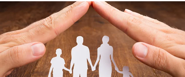 Uma mão com uma sombra abaixo ilustrando uma familia para mostrar o artigo sobre as holdings