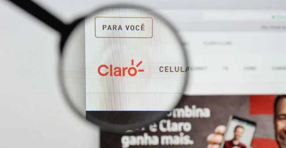 Página inicial do site Claro. Logotipo da Claro visível.