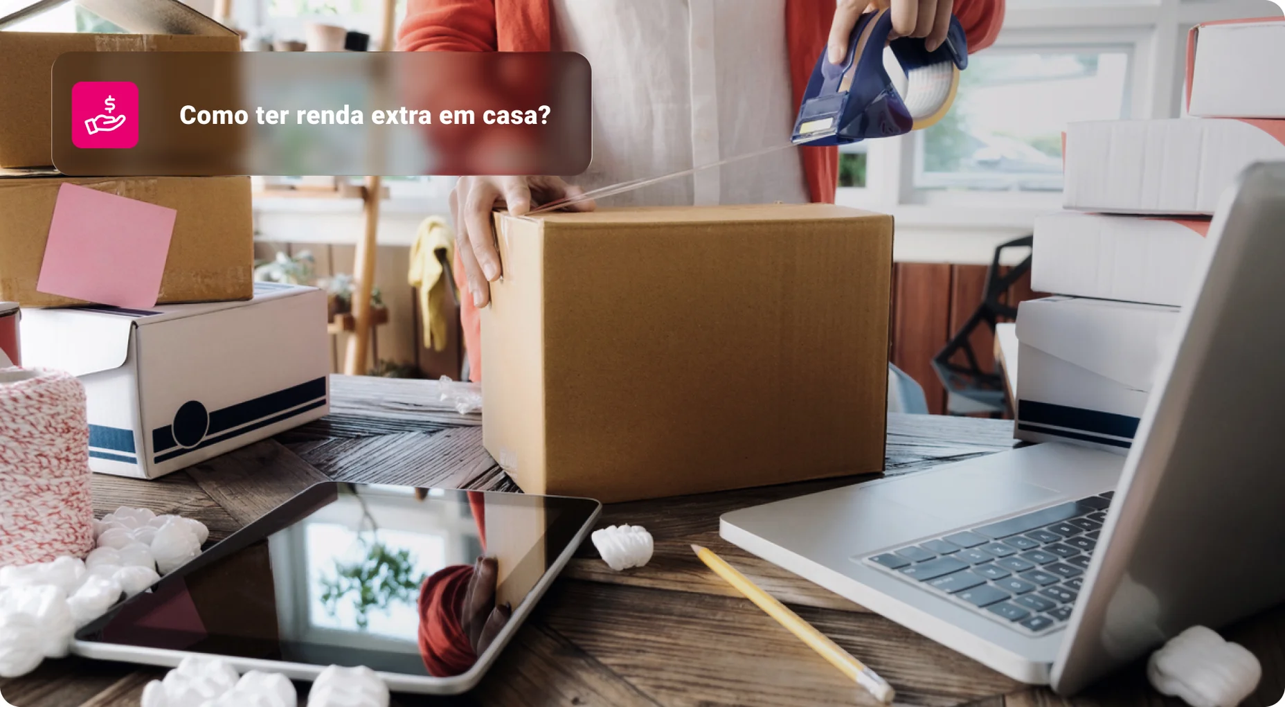 Inicialização de jovem empreendedor pequeno empresário trabalhando em casa, situação de embalagem e entrega.