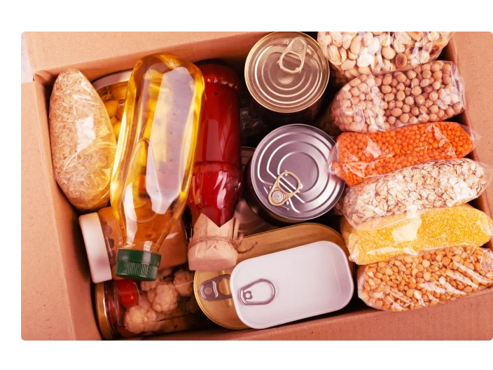 Conjunto de sobrevivência de alimentos não periáveis em caixa de caixa