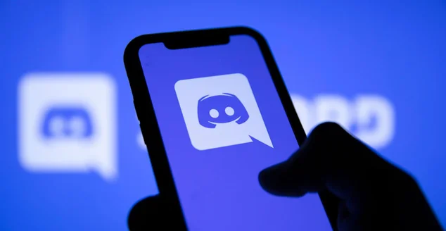 Logotipo da rede social Discord em um smartphone