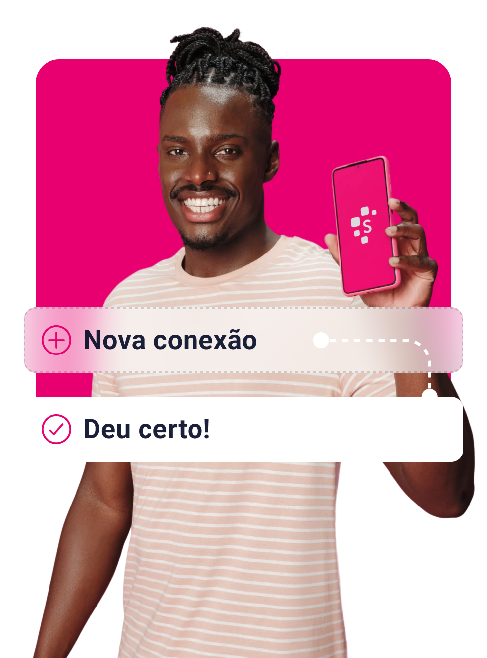 Imagem de uma mulher segurando um celular com o aplicativo aberto na Conexão de Contas