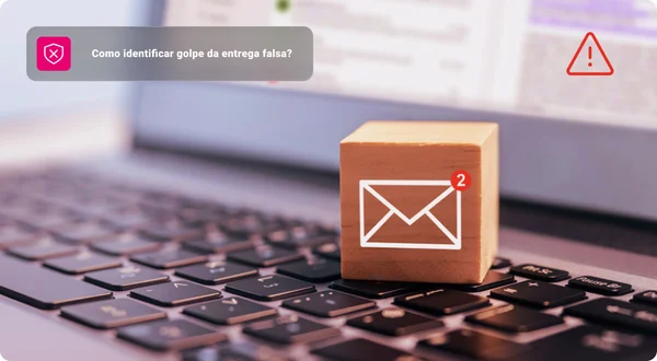 Novo símbolo de e-mail no bloco de madeira no teclado do laptop