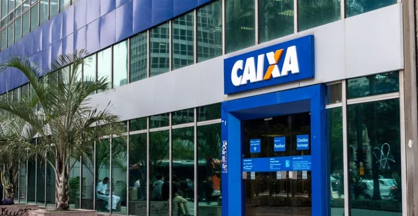 Fachada da agência da Caixa Econômica Federal na Avenida Paulista, região central da cidade de São Paulo