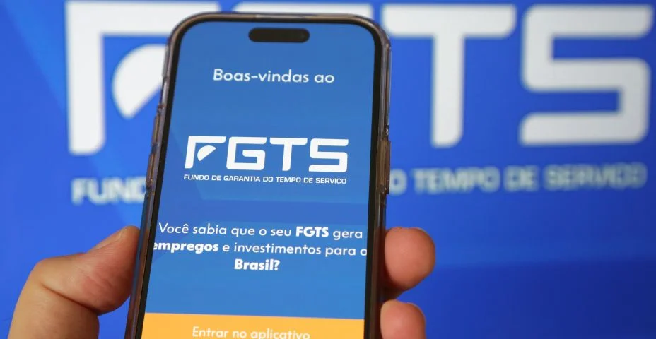 Aplicativo caixa fgts com fundo azul trabalhador seus direitos de receber.