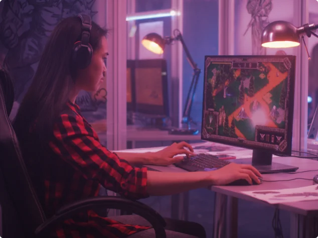 Menina jogando online e ganhando bastante dinheiro