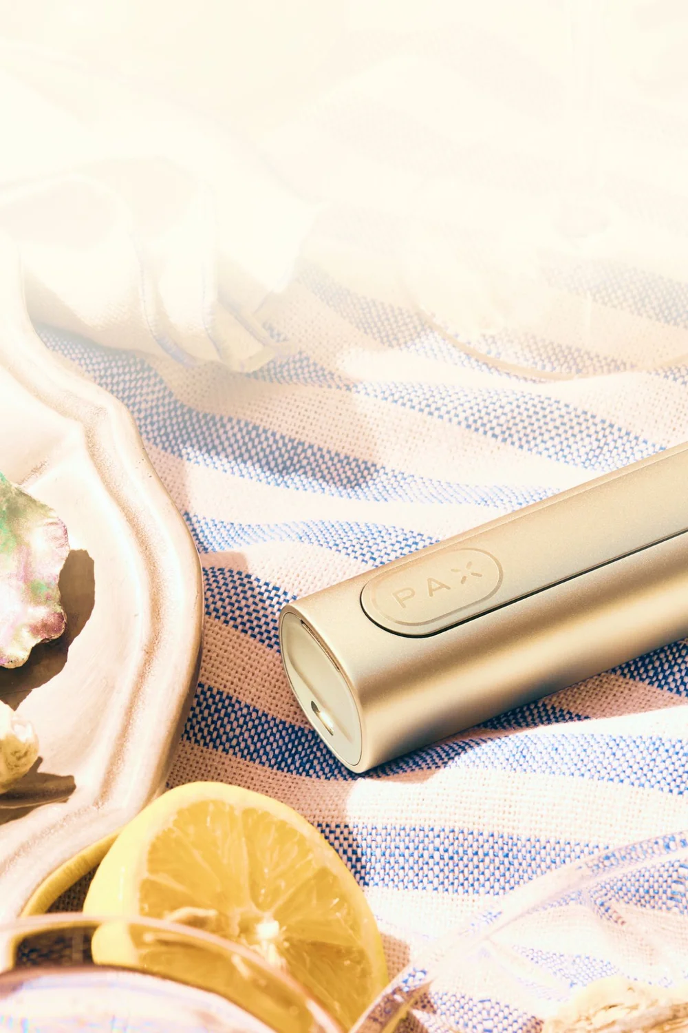 Introducing the Champagne Mist colorway of the PAX FLOW device