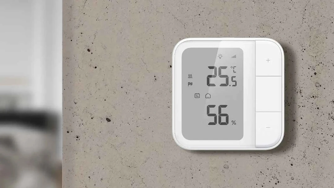 Aqara Floor Heating Thermostat W500 an der Wand montiert