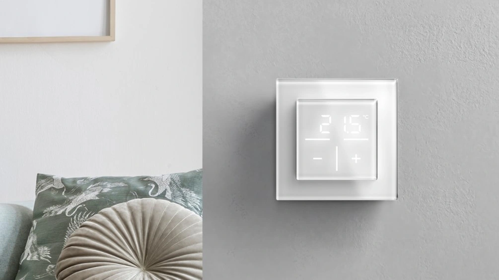 Homematic IP smarter Glasschalter mit Glasrahmen
