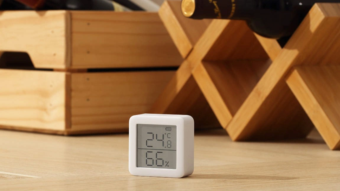 SwitchBot Meter mit Thermometer und Hygrometer in Weinkeller