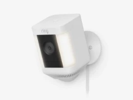Ring Spotlight Cam Plus Plug-In smarte Außenkamera