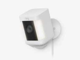 Ring Spotlight Cam Plus Plug-In smarte Außenkamera