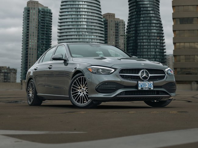 Roam Mercedes-Benz C-300 in front of building