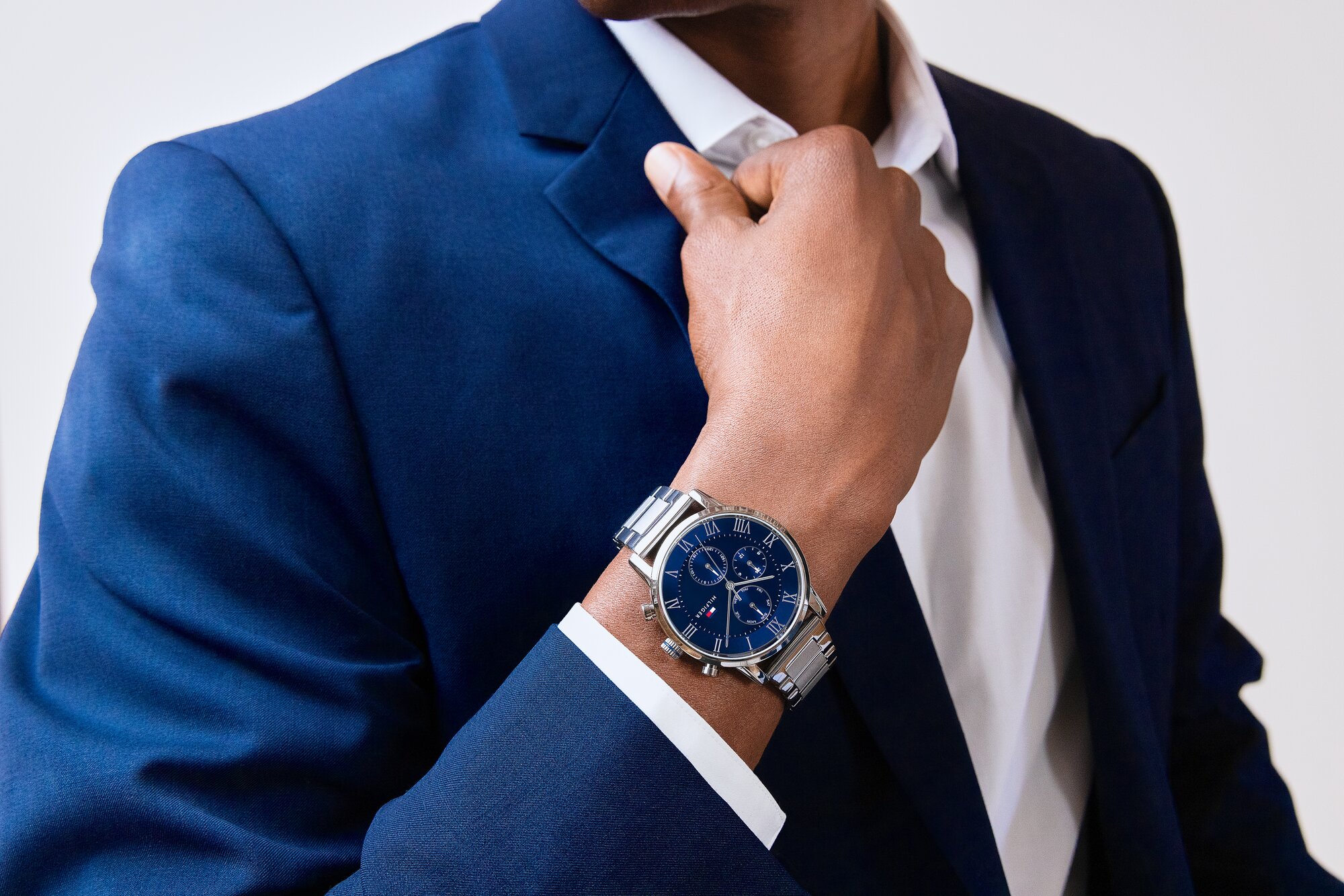 Tommy hilfiger mens watch with grey plated bracelet and blue dial