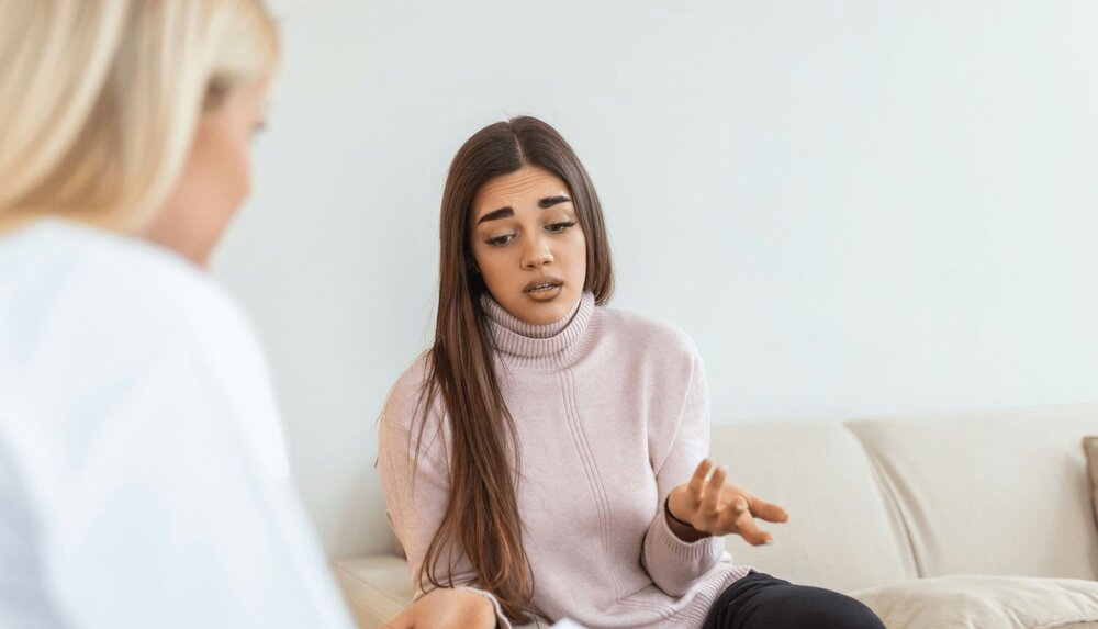 A client asks her therapist how to deal with triggers from trauma