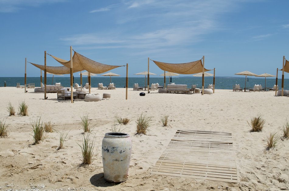 Entrance at the Beach Club with sand and boardwalk at Duryea's Orient Point