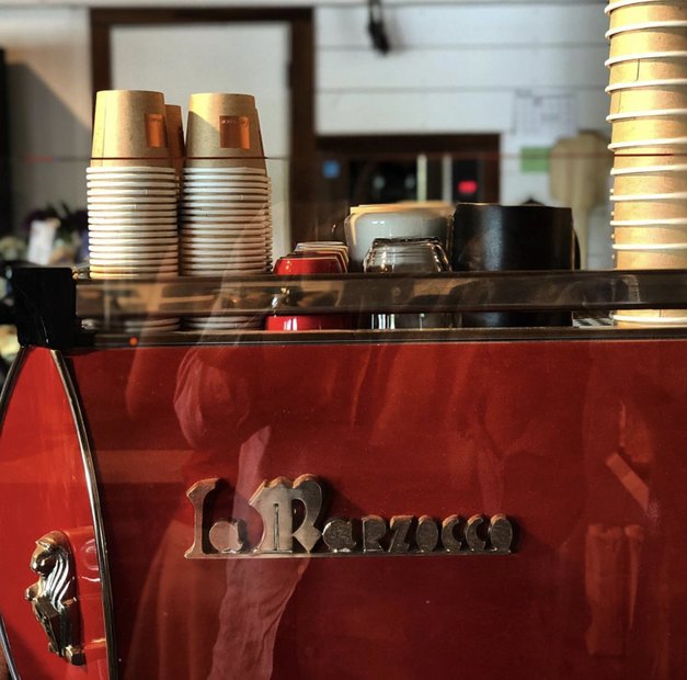 Espresso Machine with paper coffee cups