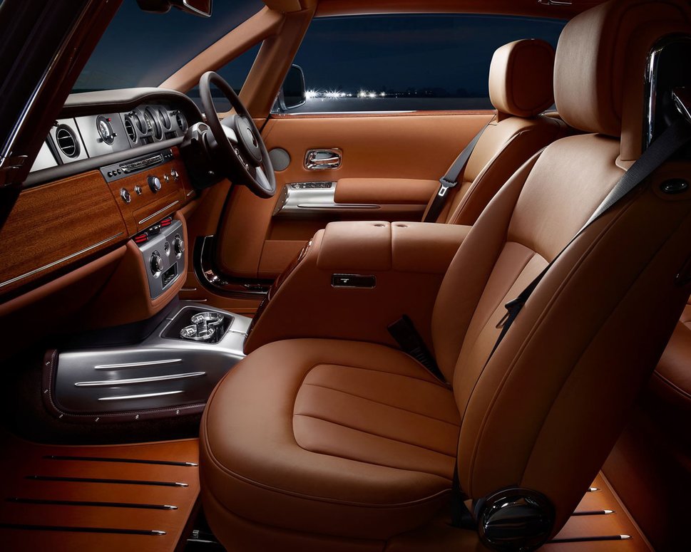 Light brown Nappa leather car interior
