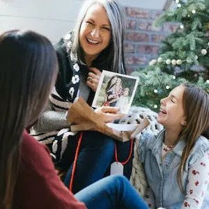 ideas for what to do with school photos you're not sure how to display in picture frames that can't hang at home
