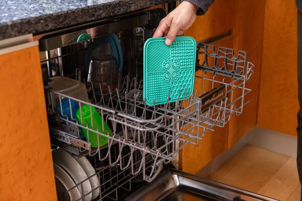 Dishwasher save lick mat