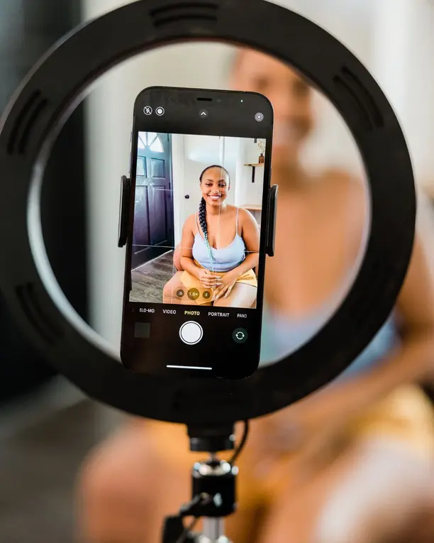 How to boost sales by offering livestream shopping to your clients!