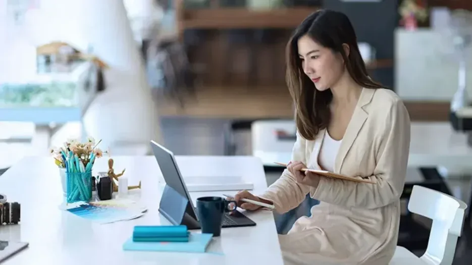 A young woman is learning about the types of trusts, such as living trust, revocable trust, irrevocable trust, and testamentary trust.