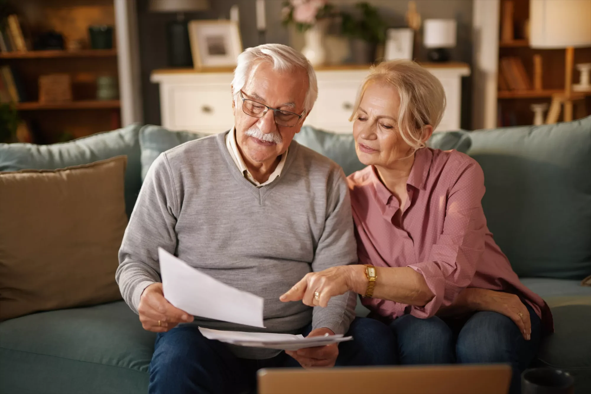 An elderly couple is reviewing the impact of a trustee's or an executor's death.