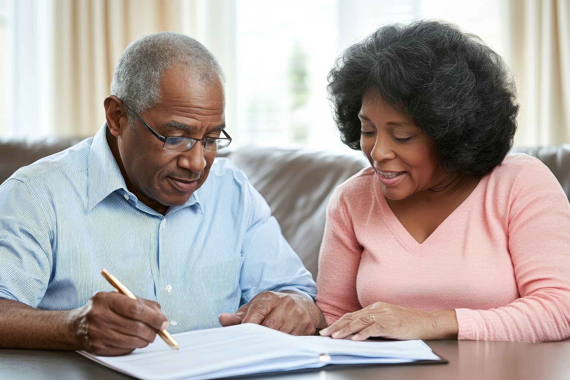 An image of an elderly couple creating a LegalZoom living will in simple steps and reviewing it.