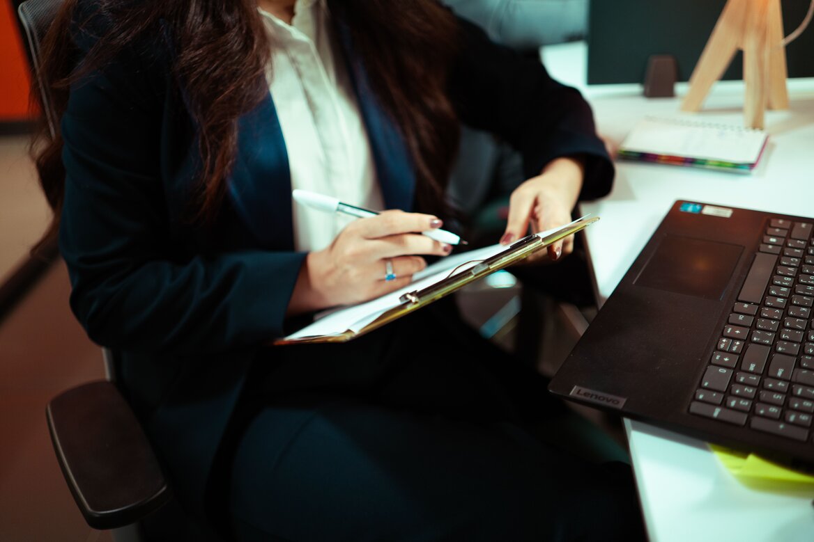 Woman self-assessing her 431 document