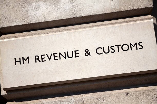 HMRC Child Benefit Backpayments Urged for New Parents