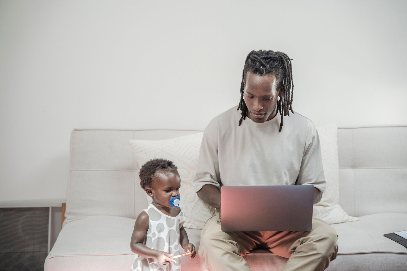 HMRC to Contact 100,000 Parents Earning £60k £80k After Child Benefit Rule 