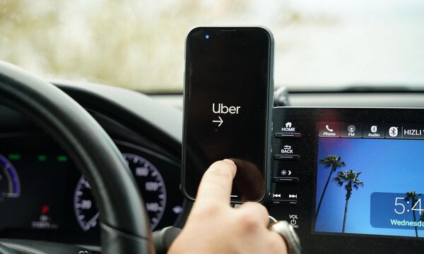 Labour’s plan to extend VAT to private hire vehicle fares may raise prices for UK ride-hailing services. Industry and consumer impacts explored.