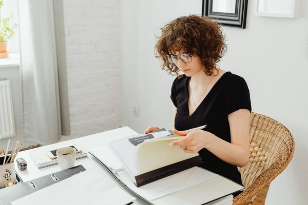 Experienced accountant in Lewisham offering accounting services including tax advice, bookkeeping, payroll, and business support for small businesses and individuals in London. Local, reliable, and professional service.