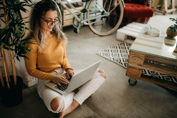 Learn how to manage job changes while maintaining your transitional payments under Universal Credit for self-employed individuals.