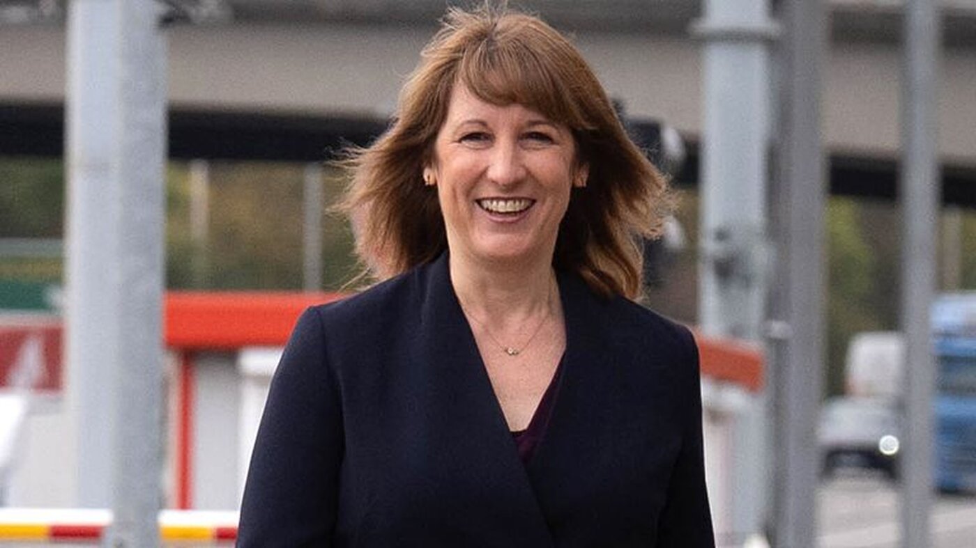 Economists Urge Review of £100,000 Income Tax Trap