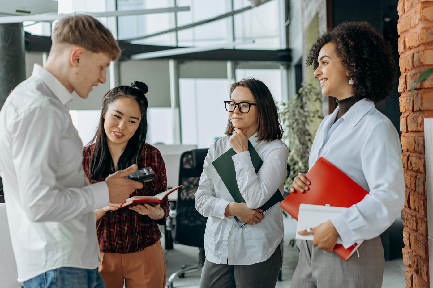 Register Self-Employed Abroad: Navigating UK Tax Obligations