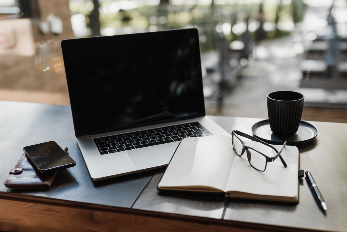 Freelancer workspace for managing UK digital tax records