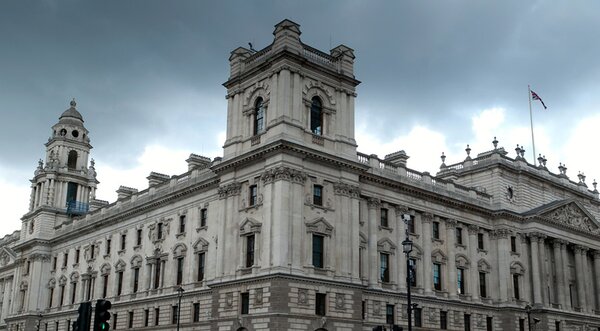 HMRC urges taxpayers with side income or property earnings to register for Self Assessment by 5 October or risk £100 fines.