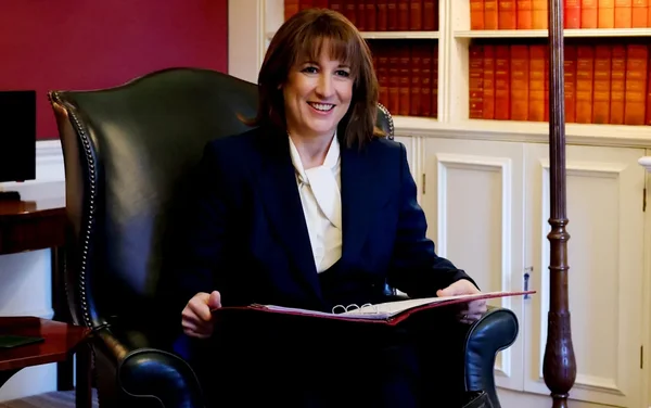 Chancellor Reeves spends public funds on Downing Street furnishings after predecessor departure, highlighting government property rules.